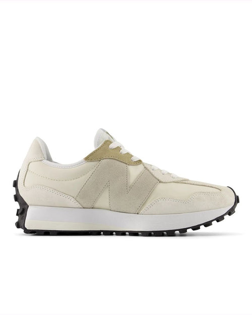 Chaussure urbaine beige pour femme 327 de New Balance.